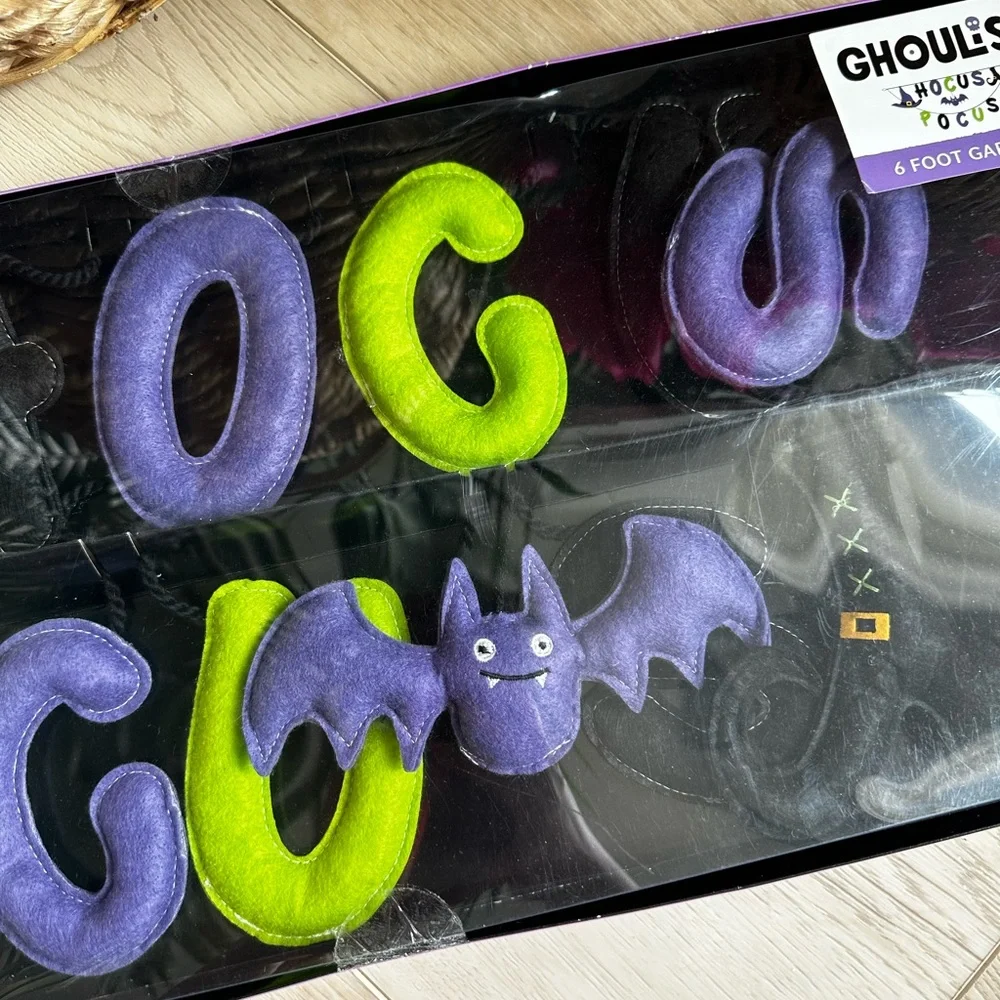 Ghoulish Hocus Pocus sign garland 6 foot Halloween decor